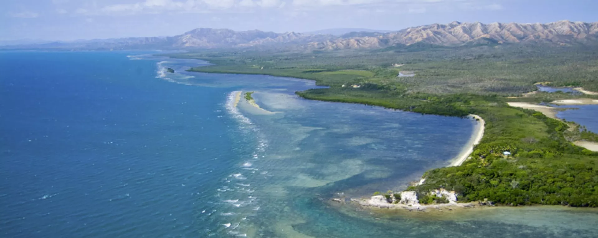 Vue aérienne d'Arama, au nord de la Nouvelle-Calédonie