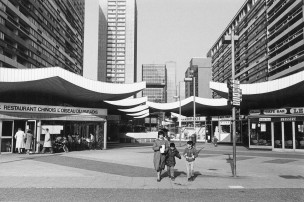 Photo Pierre de Pierre Michaud "Quartier asiatique, 13e arrondissement, Paris. 1994"