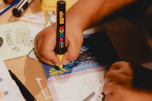 Gros plan sur un atelier lié aux coraux
